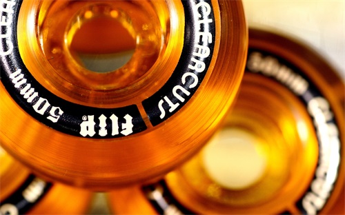 约会时送什么礼物,情人节将至你准备好送女生什么礼物?